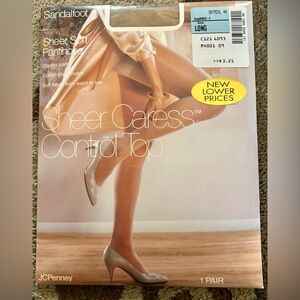 NIP J.C Penney Sheer Caress Control Top Pantyhose Oatmeal #40